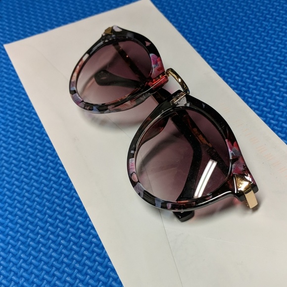 Twice Women Sunglasses - Picture 5 of 8